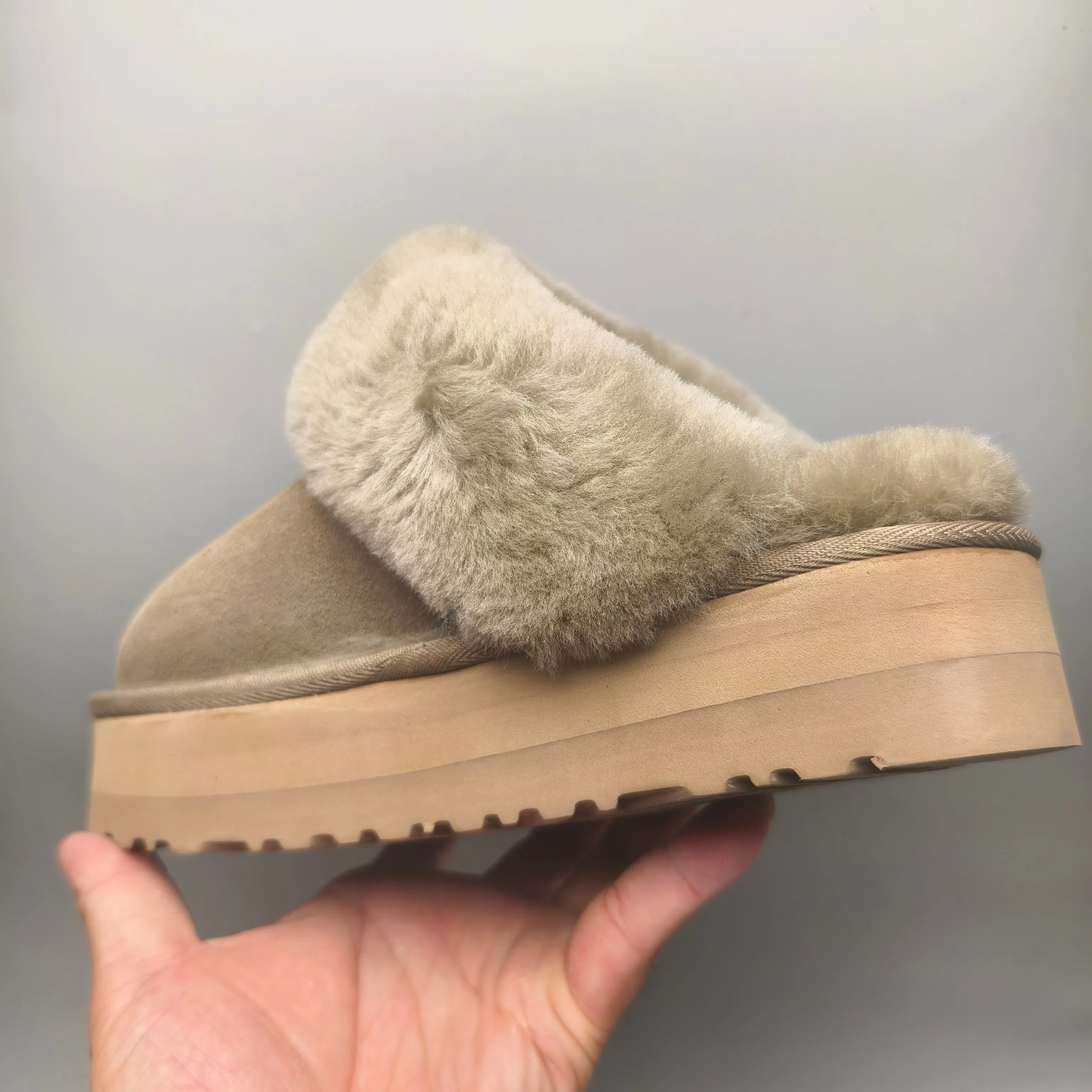 💰440 UGG sheepskin all-in-one snow boots 2550 🔥Thick-soled wool slippers (star slippers plus version) are comfortable and can be worn at home. Wool slippers can be worn outside. Split cow upper, Longfeng moccasin wool lining. The original three-layer combination outsole is light and comfortable on the foot. Only the top version is made. The oil edge craftsmanship is exquisite! Color: maroon gray sand antelope brown black code number: 35-41